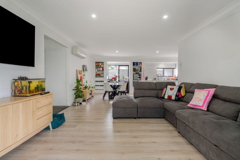 Photo - 5 Crest Street, Beenleigh QLD 4207 - Image 6