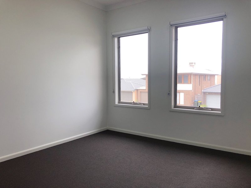 Photo - 5 Creston Street, Point Cook VIC 3030 - Image 11
