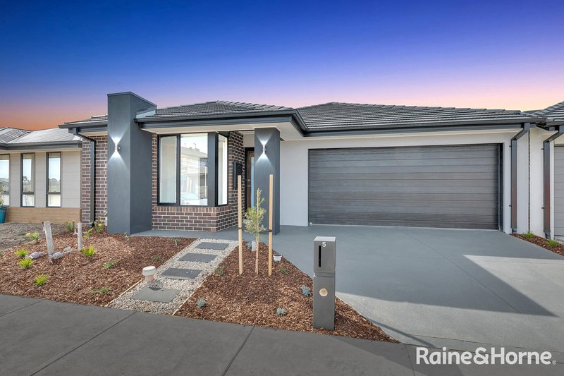 Photo - 5 Crib Street, Tarneit VIC 3029 - Image 2