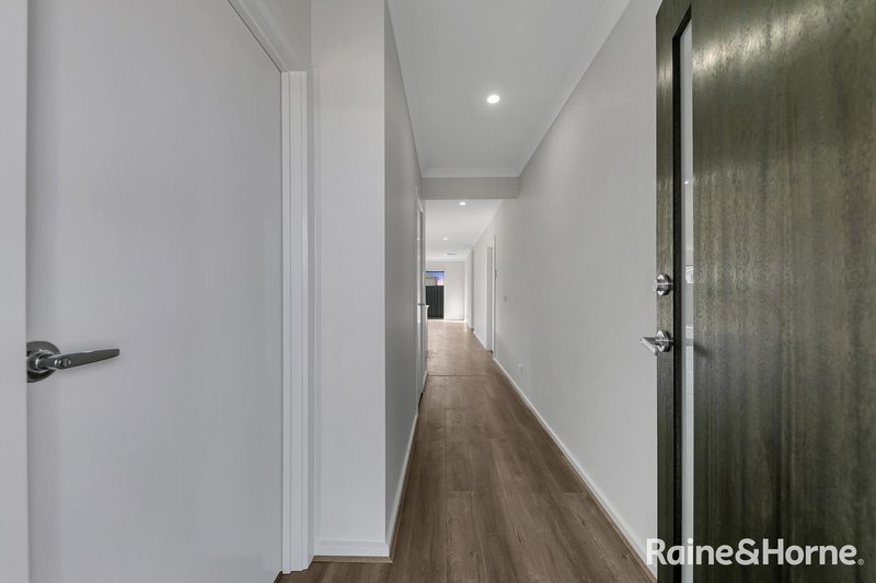 Photo - 5 Crib Street, Tarneit VIC 3029 - Image 3