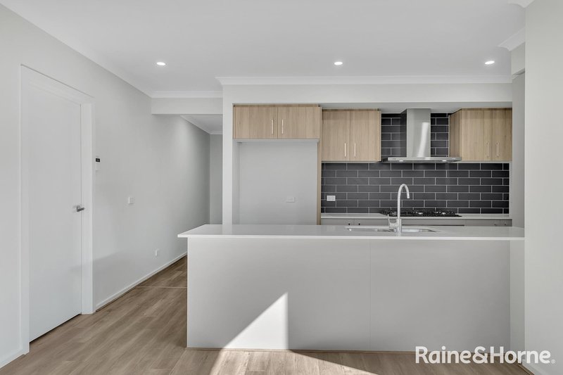 Photo - 5 Crib Street, Tarneit VIC 3029 - Image 5