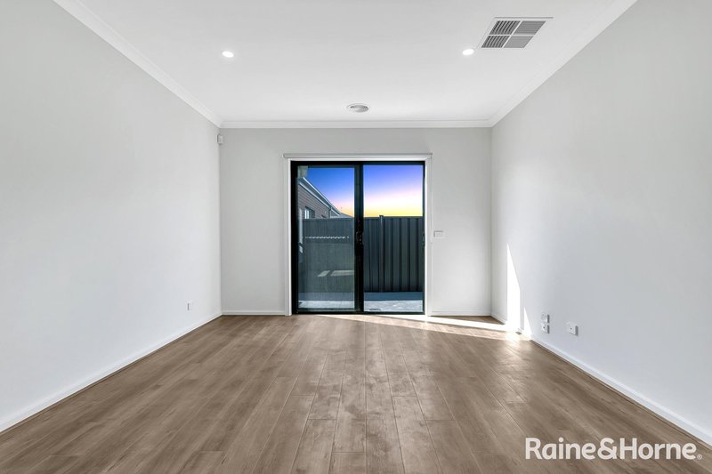 Photo - 5 Crib Street, Tarneit VIC 3029 - Image 11