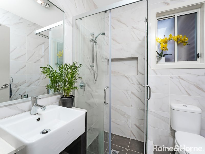 Photo - 5 Crowley Boulevard, Claymore NSW 2559 - Image 11