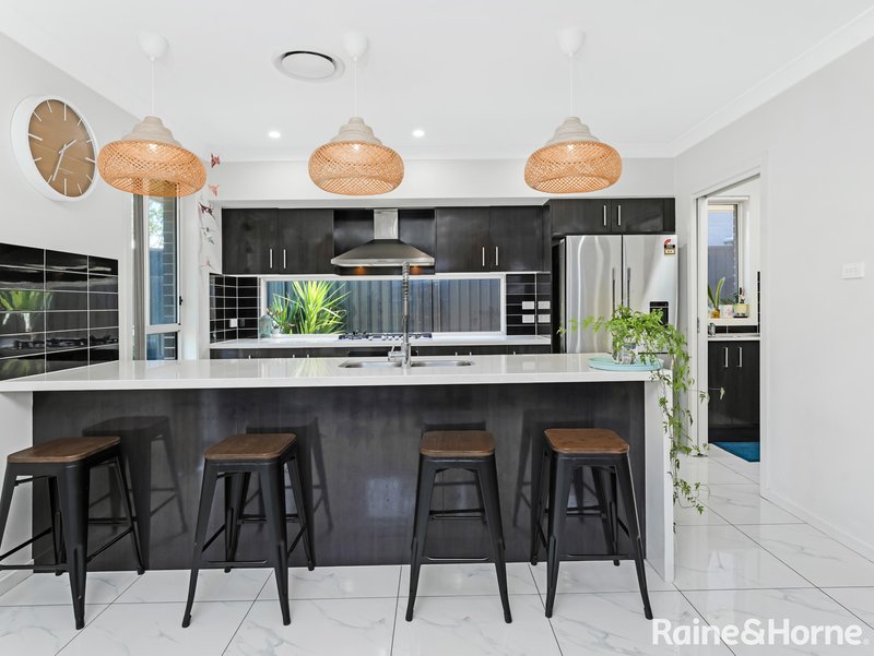 Photo - 5 Crowley Boulevard, Claymore NSW 2559 - Image 5