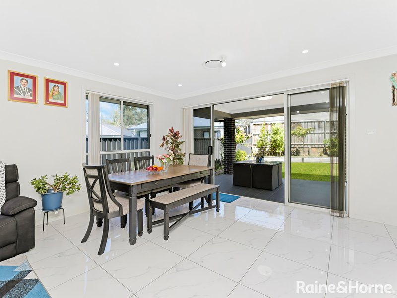 Photo - 5 Crowley Boulevard, Claymore NSW 2559 - Image 6