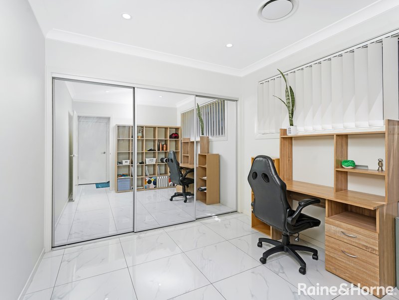 Photo - 5 Crowley Boulevard, Claymore NSW 2559 - Image 9