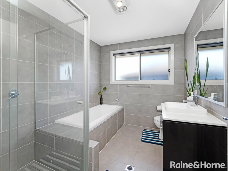 Photo - 5 Crowley Boulevard, Claymore NSW 2559 - Image 10