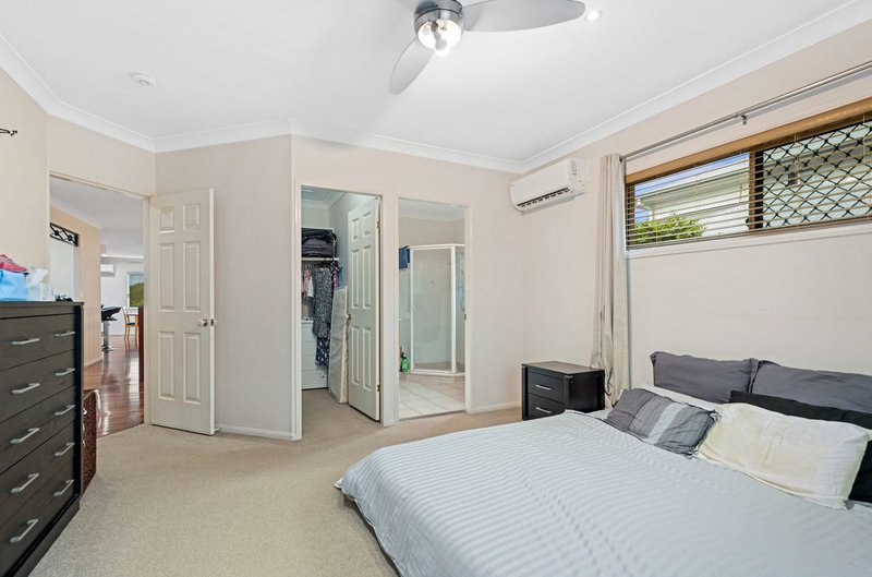 Photo - 5 Crown Place, Carindale QLD 4152 - Image 6