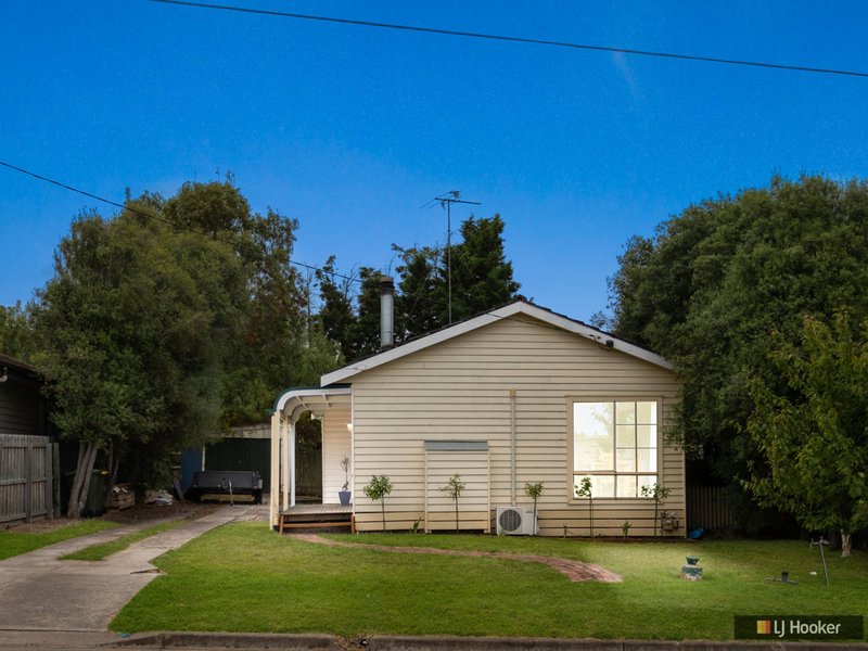 Photo - 5 Crows Road, Belmont VIC 3216 - Image 2