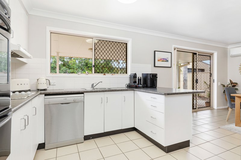 Photo - 5 Crozier Crescent, Emerald QLD 4720 - Image 6