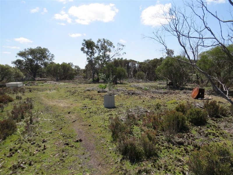 Photo - 5 Culeenup Street, South Yunderup WA 6208 - Image 15