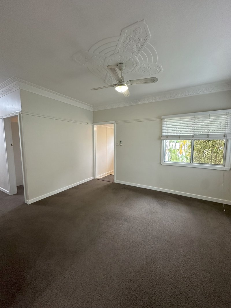 Photo - 5 Cullen Street, Walkervale QLD 4670 - Image 3