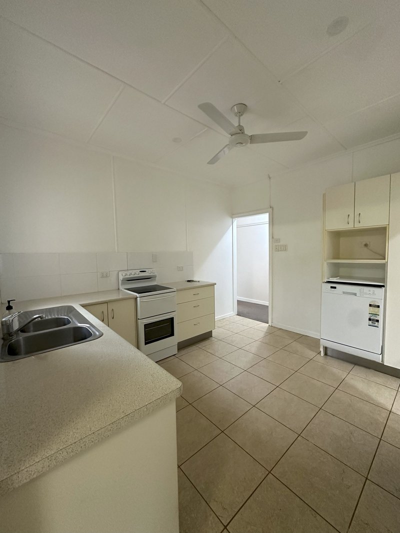 Photo - 5 Cullen Street, Walkervale QLD 4670 - Image 6