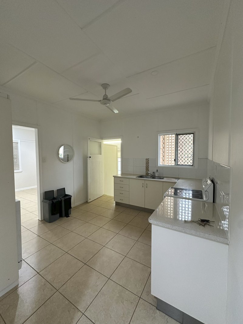 Photo - 5 Cullen Street, Walkervale QLD 4670 - Image 7