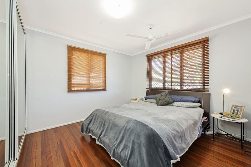 Photo - 5 Culworth Street, Chermside West QLD 4032 - Image 10