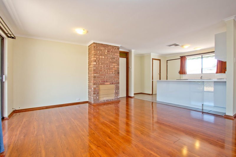 Photo - 5 Cunningham Street, Morphett Vale SA 5162 - Image 4