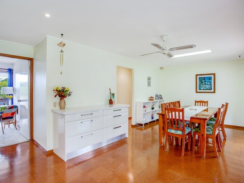 Photo - 5 Cuthero Court, Highland Park QLD 4211 - Image 10