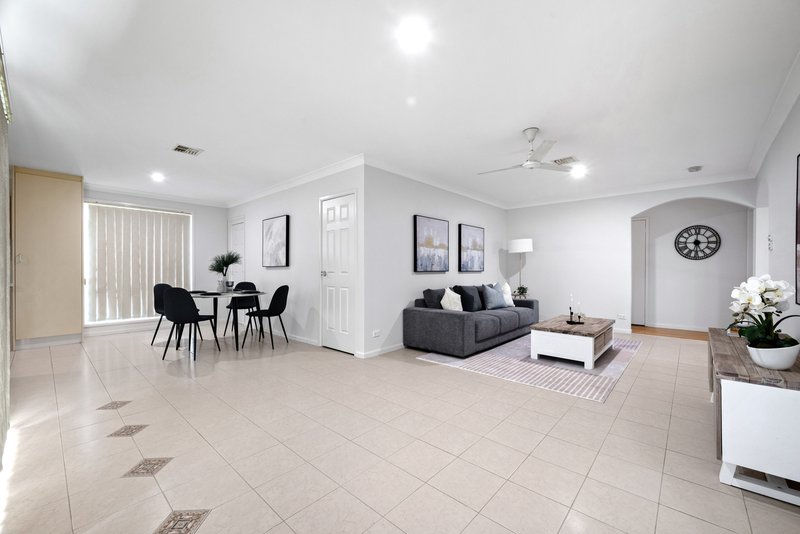 Photo - 5 Dahlia Place, Prestons NSW 2170 - Image 4