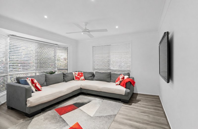 Photo - 5 Daintree Place, Redbank QLD 4301 - Image 3