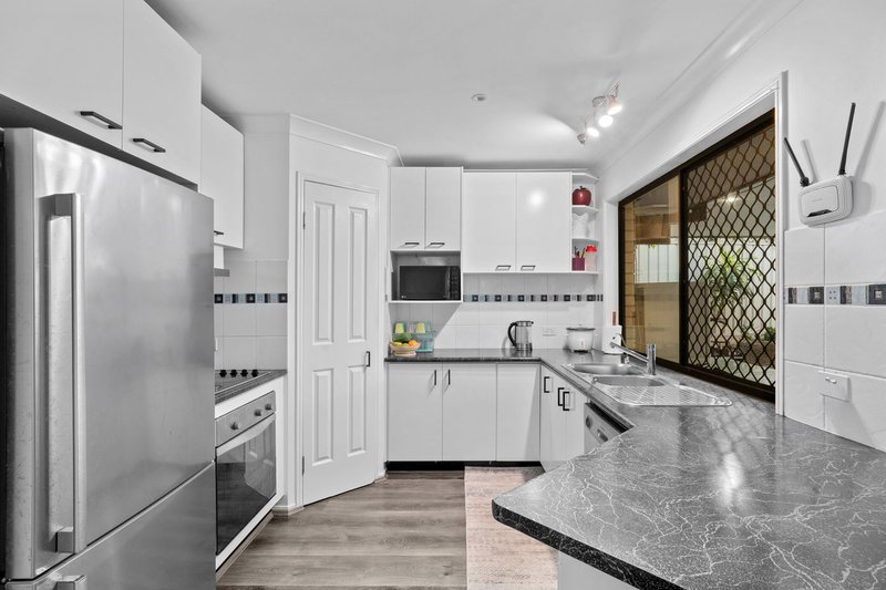 Photo - 5 Daintree Place, Redbank QLD 4301 - Image 8