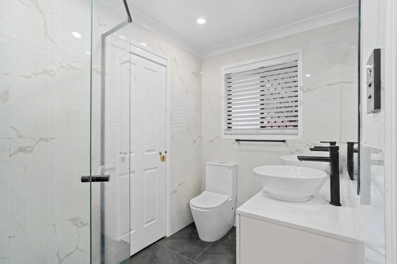 Photo - 5 Daintree Place, Redbank QLD 4301 - Image 11