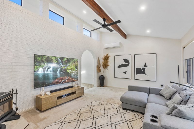 Photo - 5 Damien Close, Chittaway Point NSW 2261 - Image 4