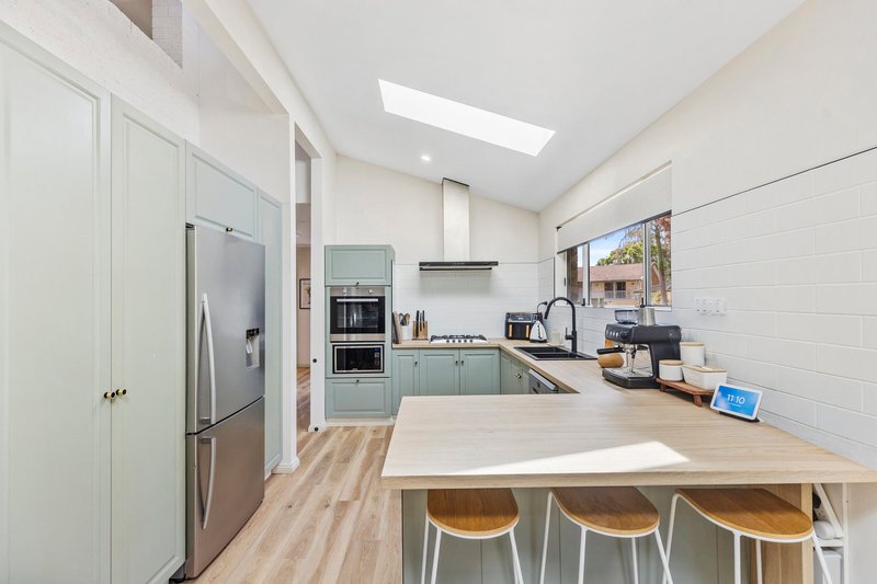 Photo - 5 Damien Close, Chittaway Point NSW 2261 - Image 5