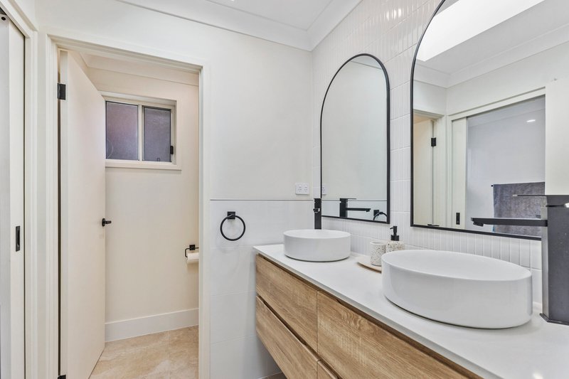 Photo - 5 Damien Close, Chittaway Point NSW 2261 - Image 8