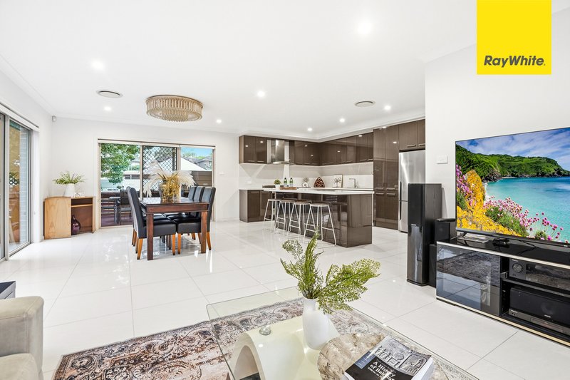 Photo - 5 Dan Street, Merrylands NSW 2160 - Image 3