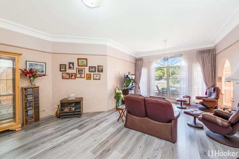 Photo - 5 Danker Court, Norman Gardens QLD 4701 - Image 3