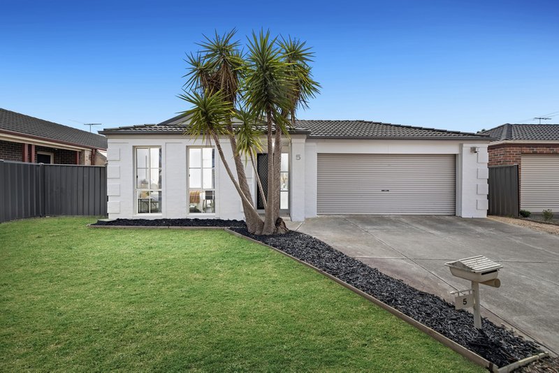 5 Darling Place, Manor Lakes VIC 3024