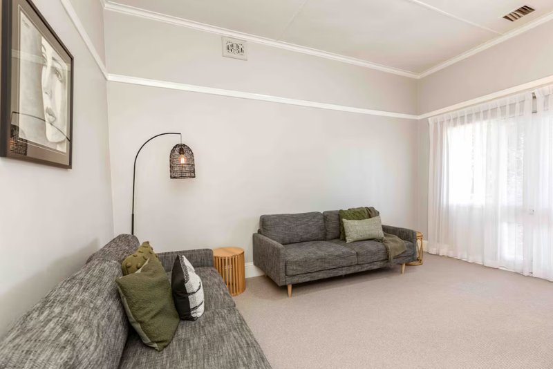 Photo - 5 Darlow Street, Wagga Wagga NSW 2650 - Image 12