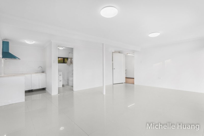 Photo - 5 Darnell Street, Sunnybank Hills QLD 4109 - Image 6