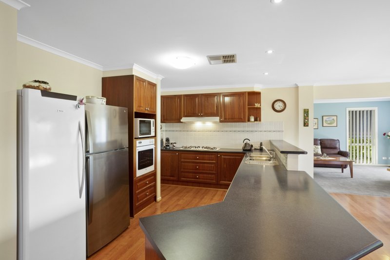 Photo - 5 Davern Court, Werribee VIC 3030 - Image 5