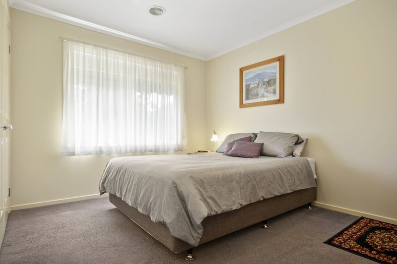 Photo - 5 Davern Court, Werribee VIC 3030 - Image 12