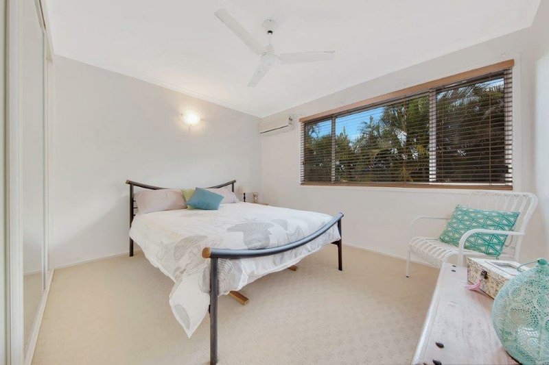 Photo - 5 Davina Street, Boyne Island QLD 4680 - Image 12