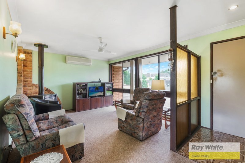 Photo - 5 Dawn Close, Lurnea NSW 2170 - Image 3