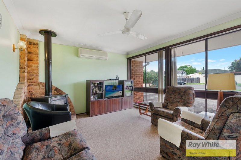 Photo - 5 Dawn Close, Lurnea NSW 2170 - Image 4