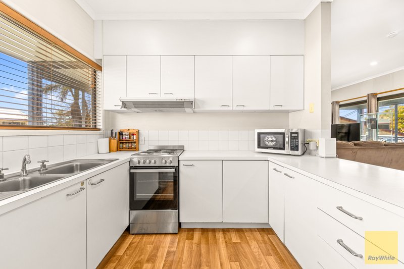 Photo - 5 Dawn Crescent, Emerald QLD 4720 - Image 6