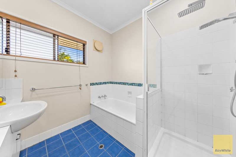 Photo - 5 Dawn Crescent, Emerald QLD 4720 - Image 9