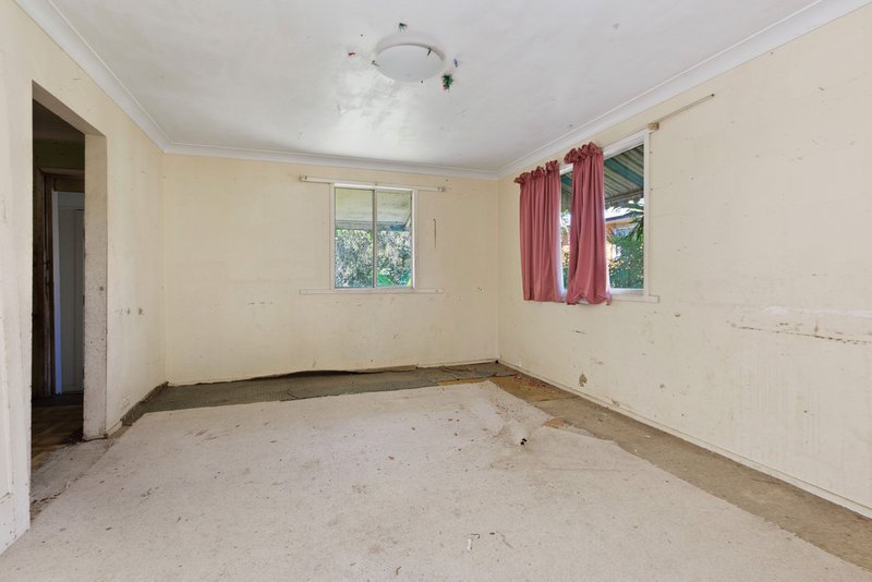 Photo - 5 Dawn Street, Kedron QLD 4031 - Image 4