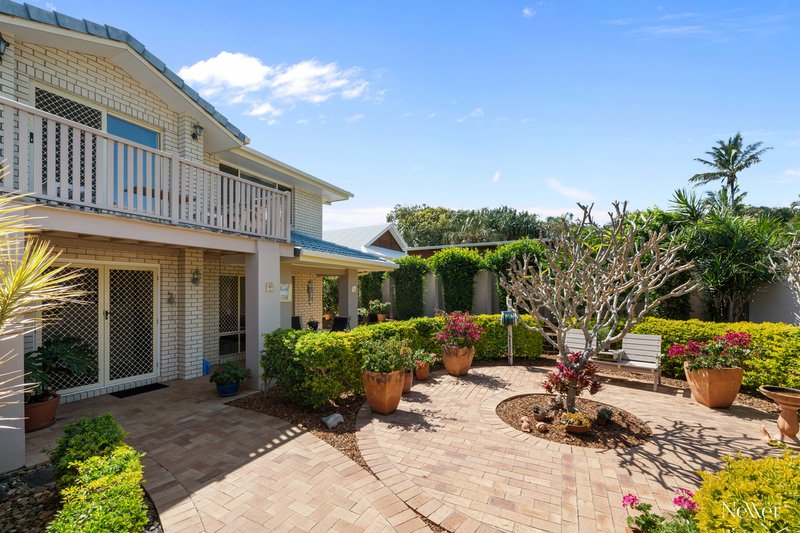 5 Daybreak Court, Castaways Beach QLD 4567