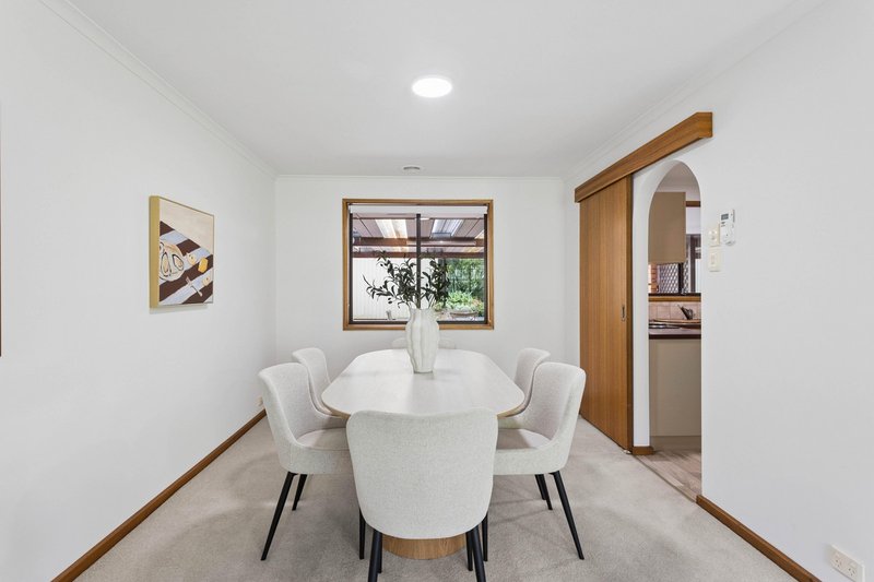 Photo - 5 De Castella Avenue, Wynn Vale SA 5127 - Image 7