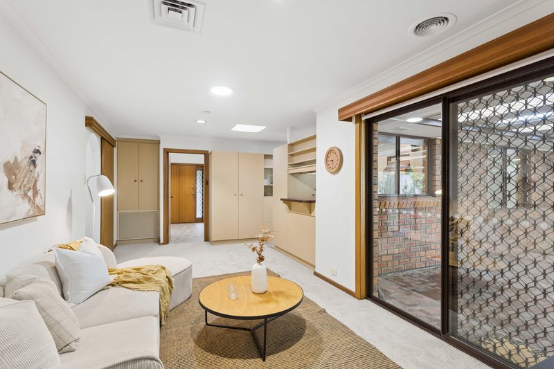 Photo - 5 De Castella Avenue, Wynn Vale SA 5127 - Image 10