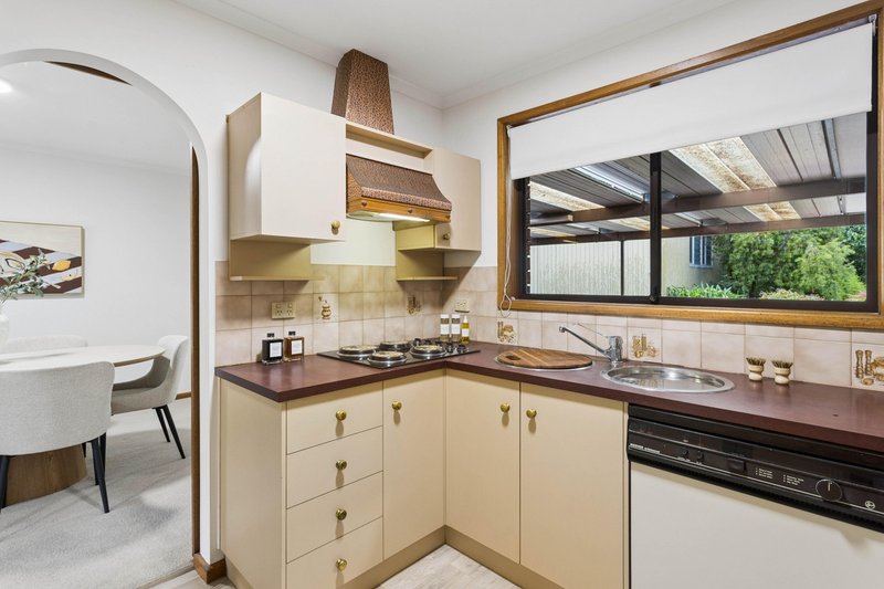 Photo - 5 De Castella Avenue, Wynn Vale SA 5127 - Image 12