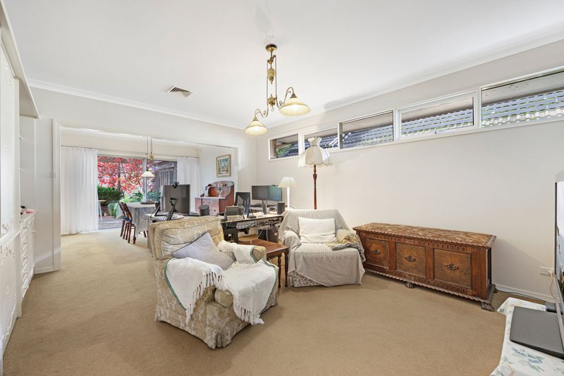 Photo - 5 Deanswood Close, Wantirna South VIC 3152 - Image 5