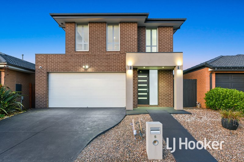 5 Deegan Way, Cranbourne East VIC 3977