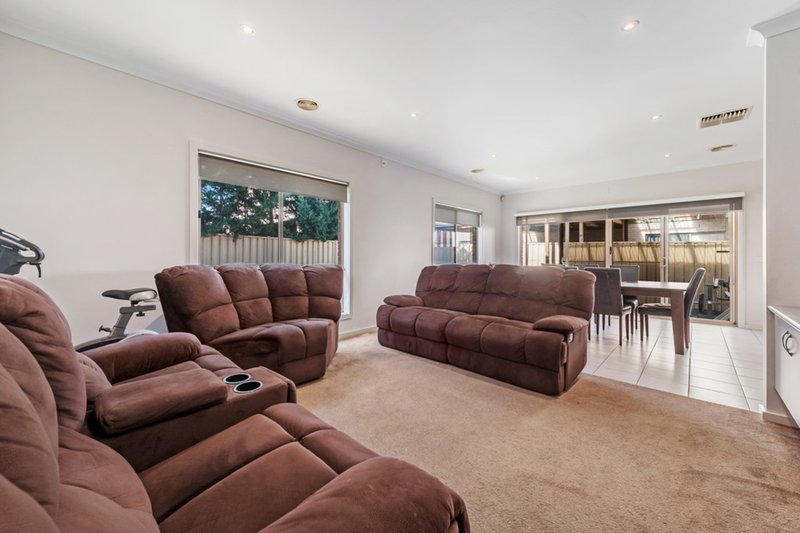 Photo - 5 Deepdene Street, Caroline Springs VIC 3023 - Image 3