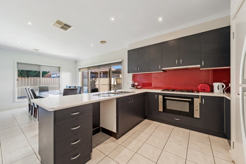 Photo - 5 Deepdene Street, Caroline Springs VIC 3023 - Image 6