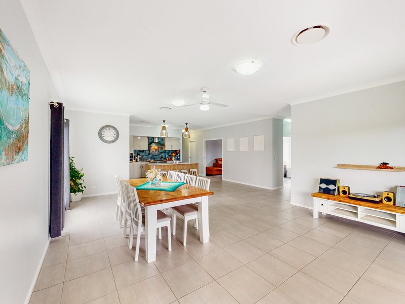 Photo - 5 Dent Crescent, Burpengary East QLD 4505 - Image 7